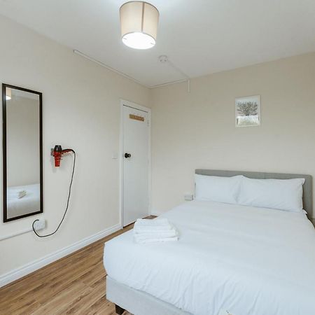 Mile End Rooms 57A Лондон Экстерьер фото