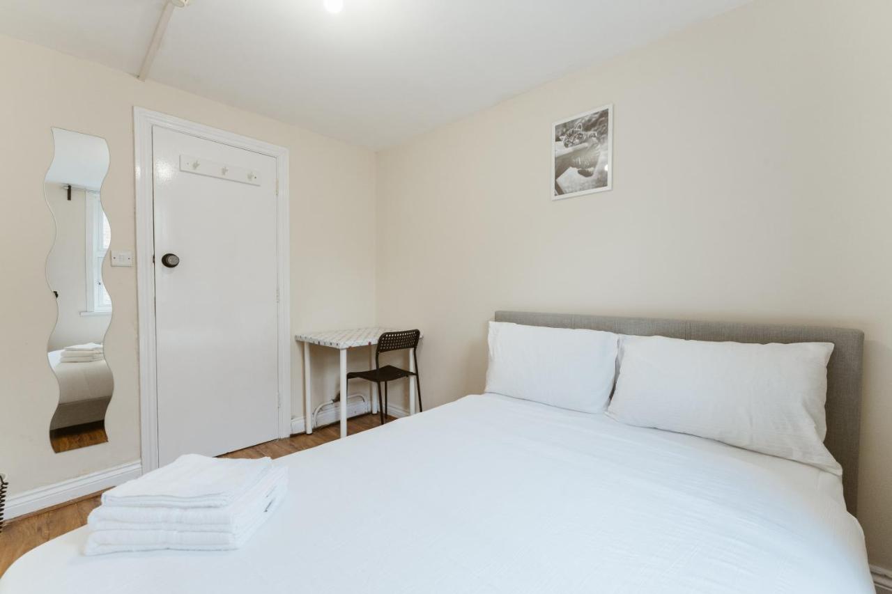 Mile End Rooms 57A Лондон Экстерьер фото
