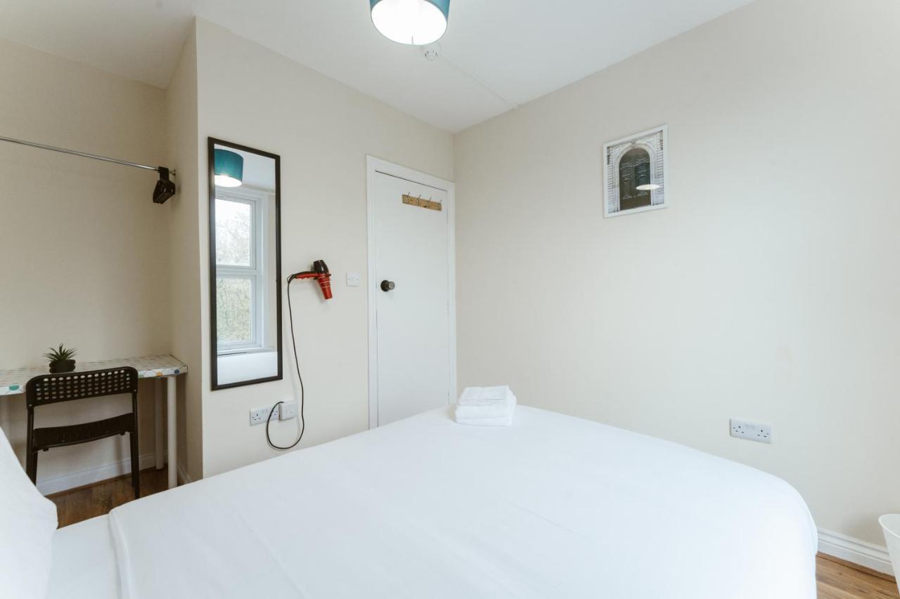 Mile End Rooms 57A Лондон Экстерьер фото