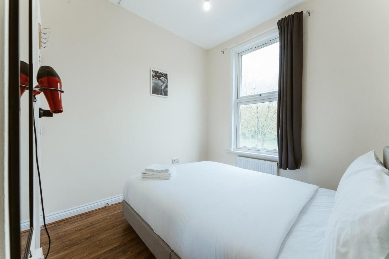 Mile End Rooms 57A Лондон Экстерьер фото